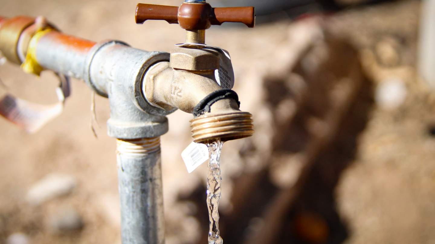 Inversión de 4 mdp en ampliación de red de agua potable beneficia a familias de la colonia Tres Reinas: Gobierno de Sonora