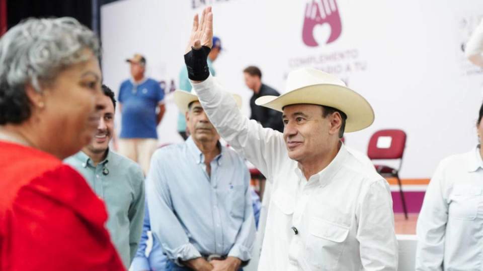 Respalda Gobernador Durazo a jubilados y pensionados del Ayuntamiento de Hermosillo con segunda entrega de apoyos económicos